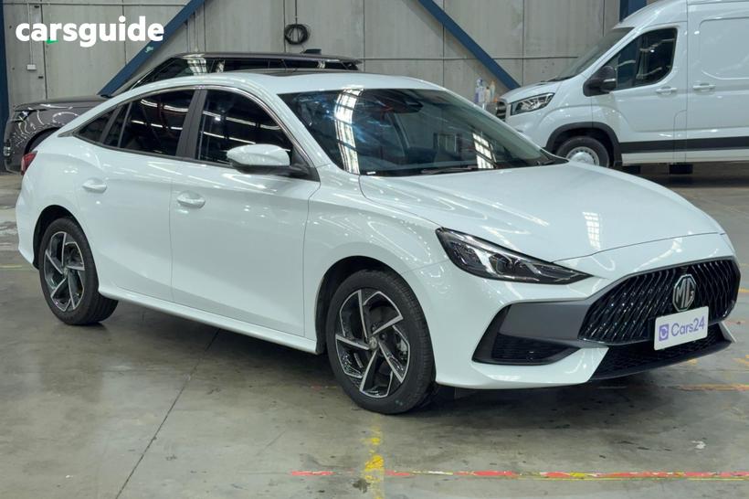 White 2023 MG MG5 Sedan Essence