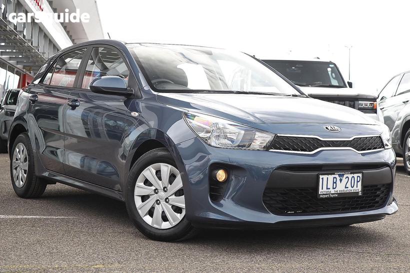 Blue 2017 Kia RIO Hatchback S
