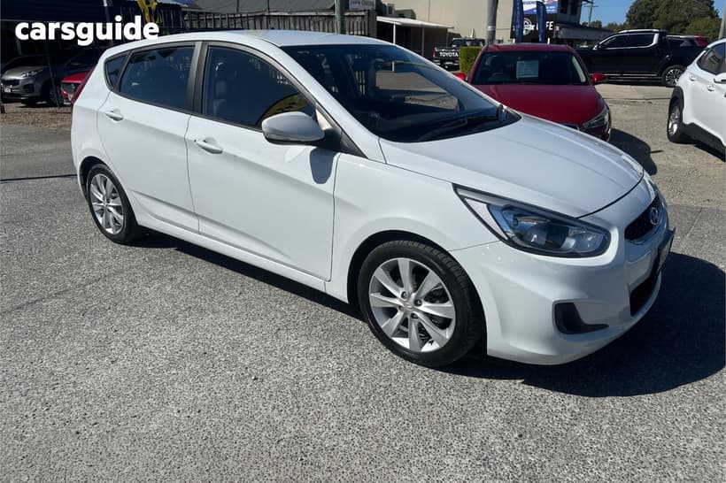 White 2018 Hyundai Accent Hatchback Sport