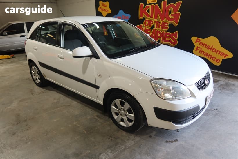 White 2007 Kia RIO Hatchback Lx