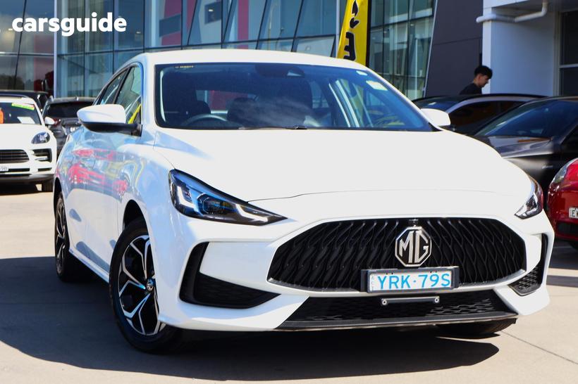 White 2024 MG MG5 Sedan Vibe