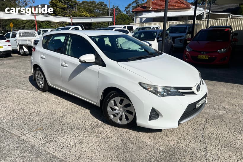 White 2014 Toyota Corolla Hatchback Ascent