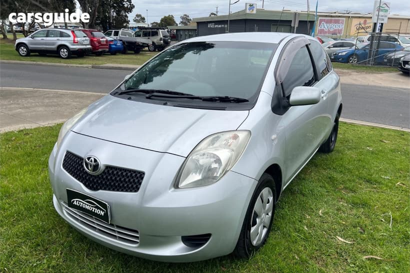 Silver 2007 Toyota Yaris Hatchback Yr