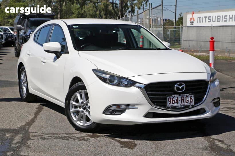 White 2018 Mazda 3 Hatchback Maxx Sport