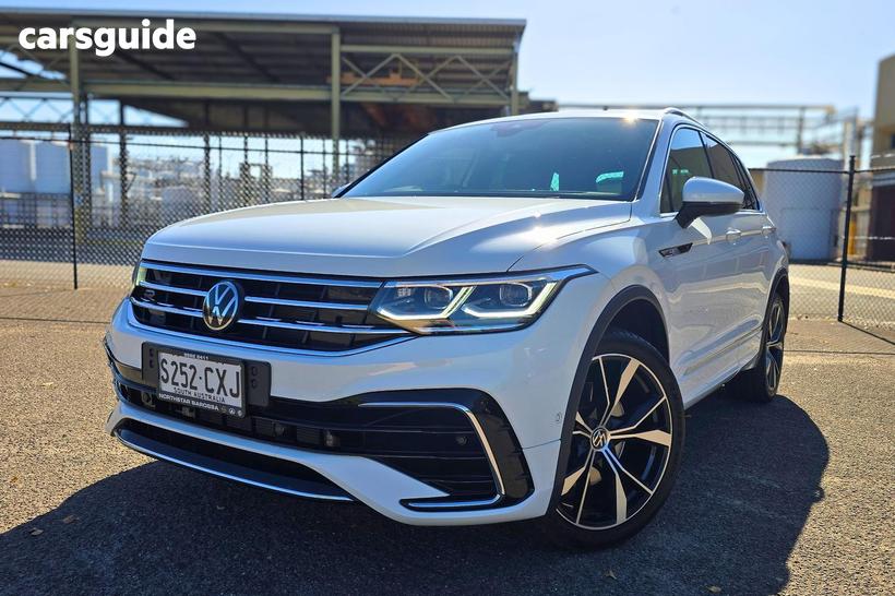 White 2024 Volkswagen Tiguan Wagon 162Tsi R-Line