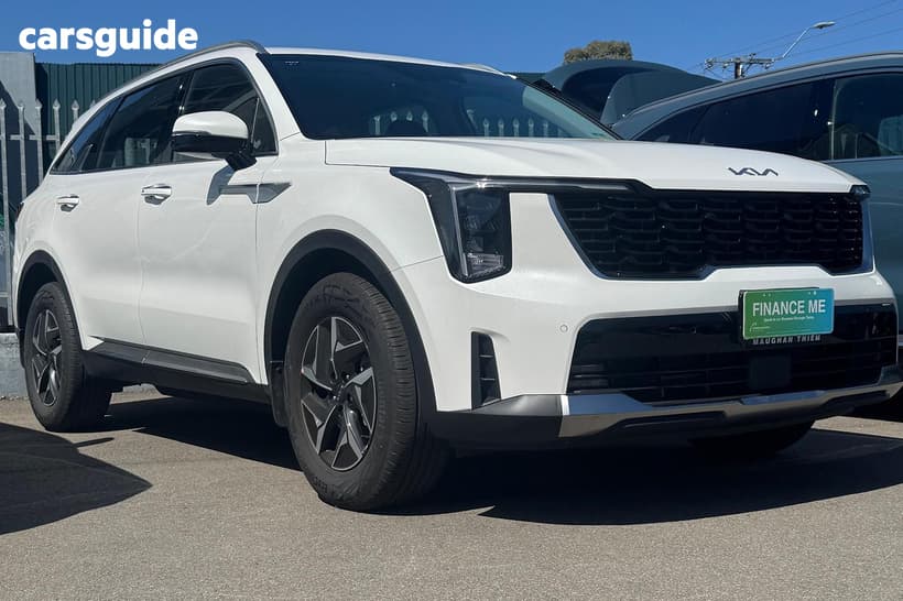 White 2026 Kia Sorento Wagon S Hev Awd