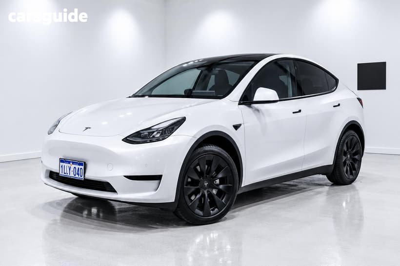 White 2023 Tesla Model Y Wagon Rear-Wheel Drive