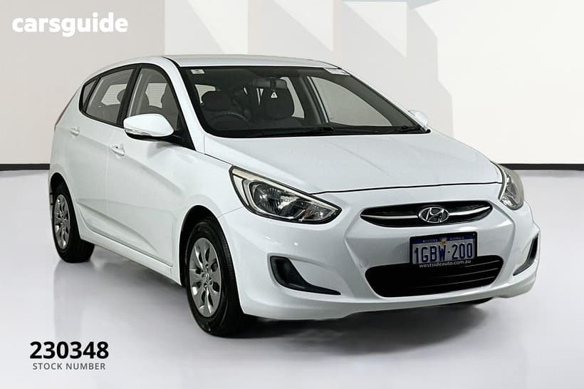 White 2016 Hyundai Accent Hatchback Active