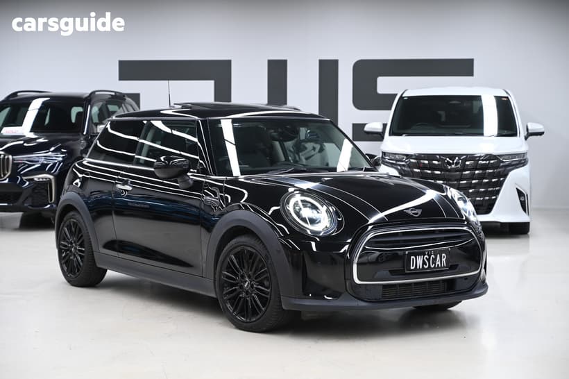 Black 2021 Mini Cooper Hatchback Classic 3D Hatch