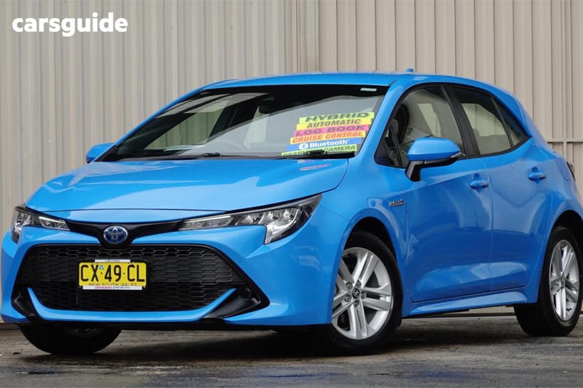Blue 2020 Toyota Corolla Hatchback Ascent Sport (Hybrid)