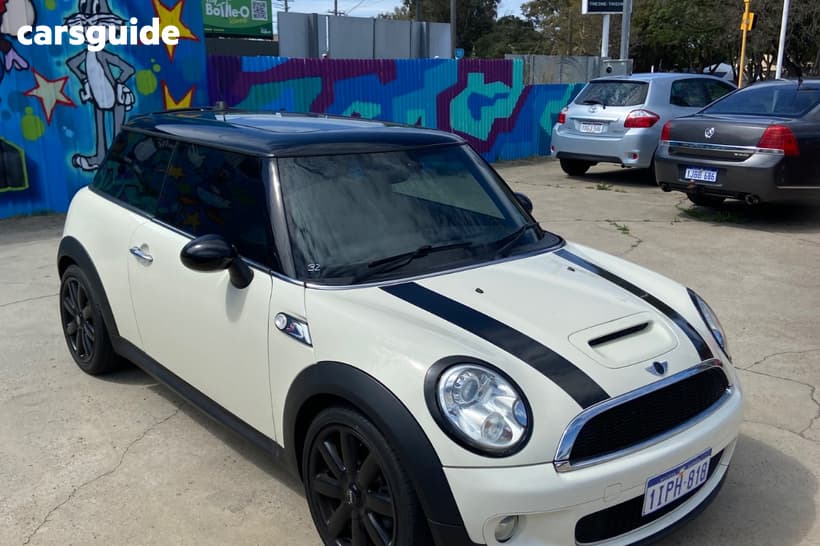 Cream 2008 Mini Cooper Hatchback S
