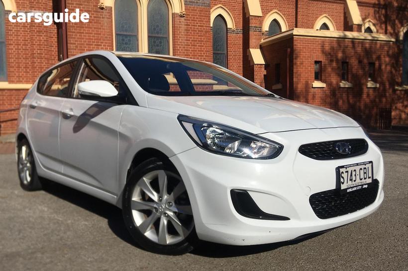 White 2019 Hyundai Accent Hatchback Sport