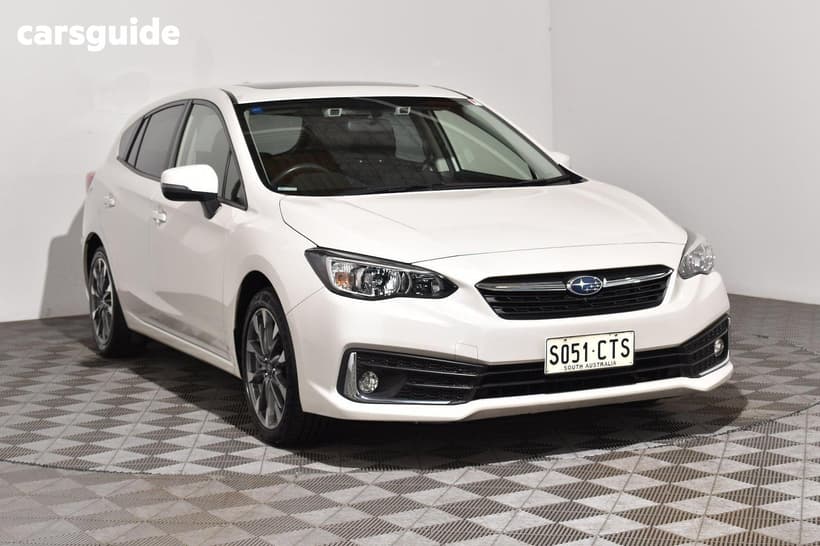 White 2022 Subaru Impreza Hatchback 2.0I Premium (Awd)