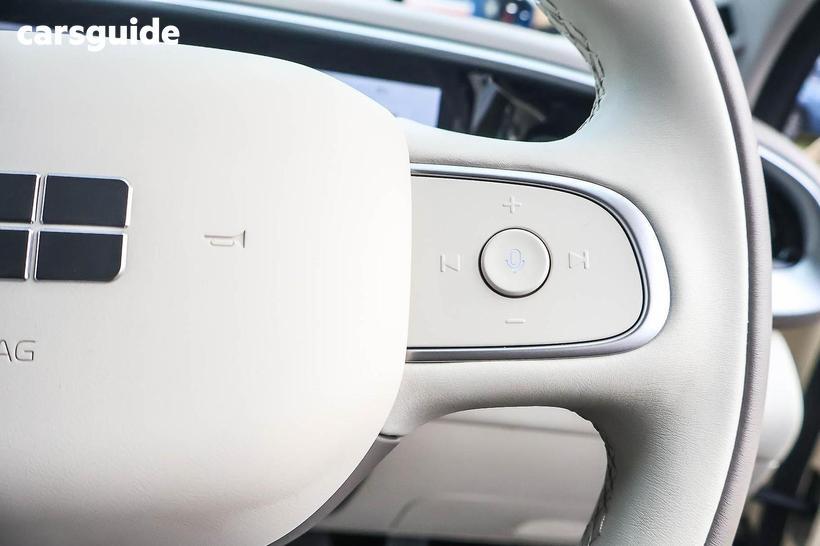Beige 2026 Geely Ex2 Hatchback Inspire