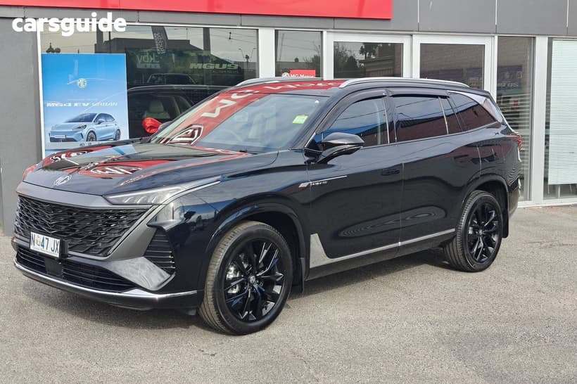 Black 2025 MG Qs Wagon Essence