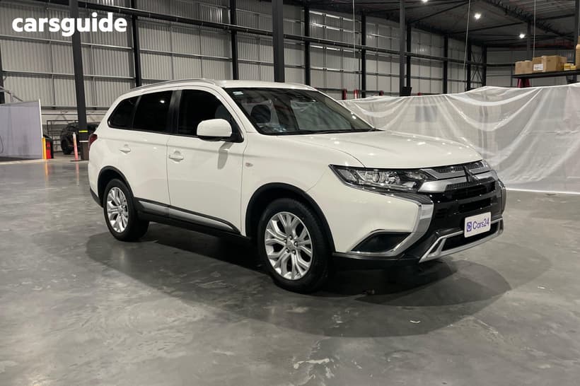 White 2020 Mitsubishi Outlander Wagon Es 7 Seat (2Wd)