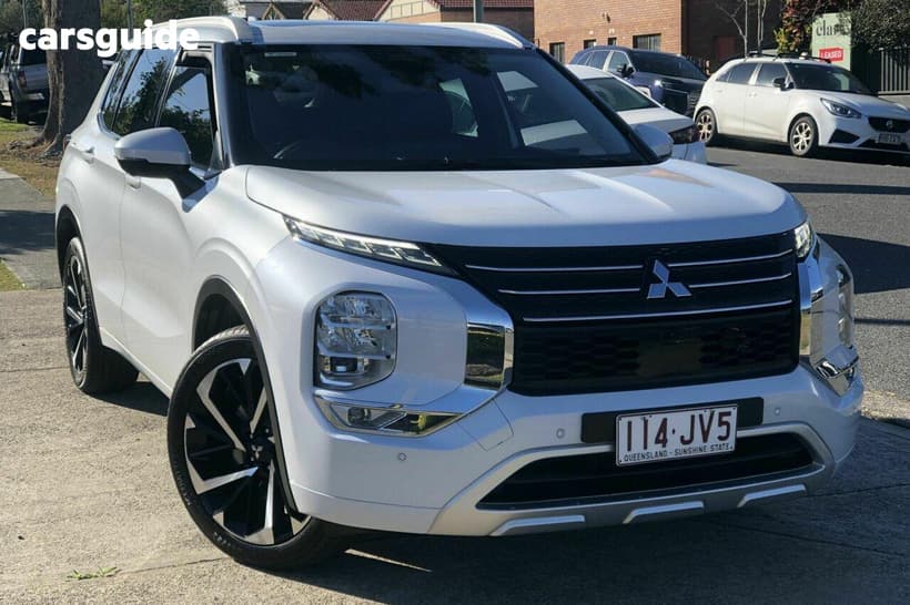 White 2022 Mitsubishi Outlander Wagon Exceed 7 Seat (Awd)