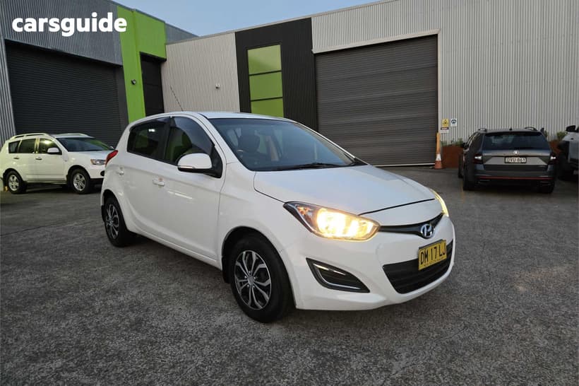 White 2014 Hyundai I20 Hatchback Active