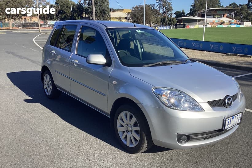 Silver 2005 Mazda 2 Hatchback Maxx