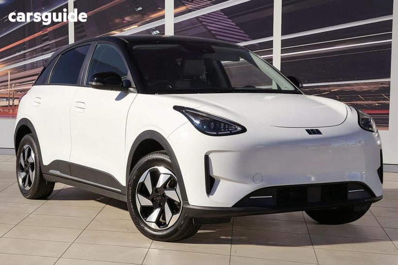 White 2026 Geely Ex2 Hatchback Inspire