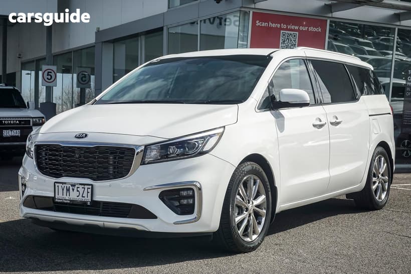 White 2020 Kia Carnival Wagon Platinum
