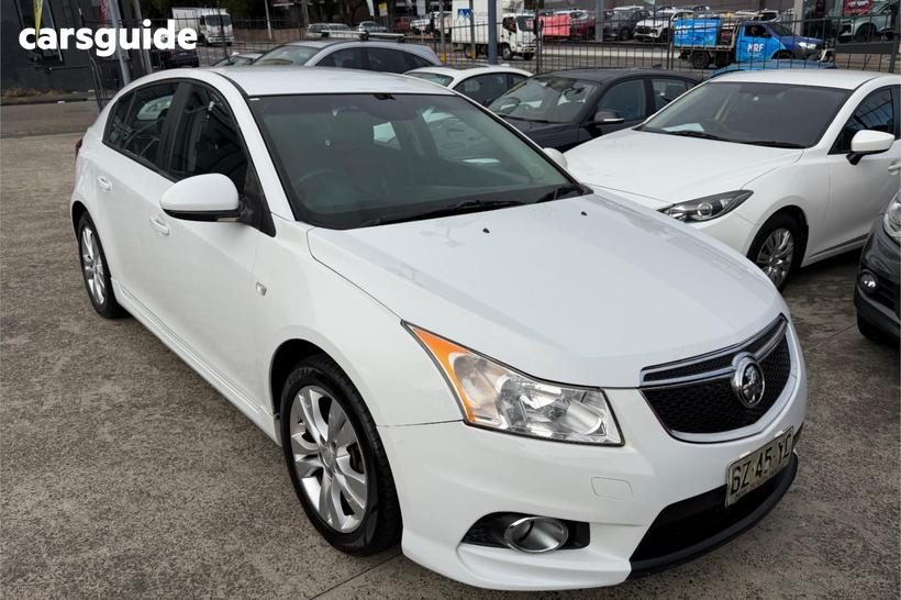 White 2014 Holden Cruze Hatchback Sri