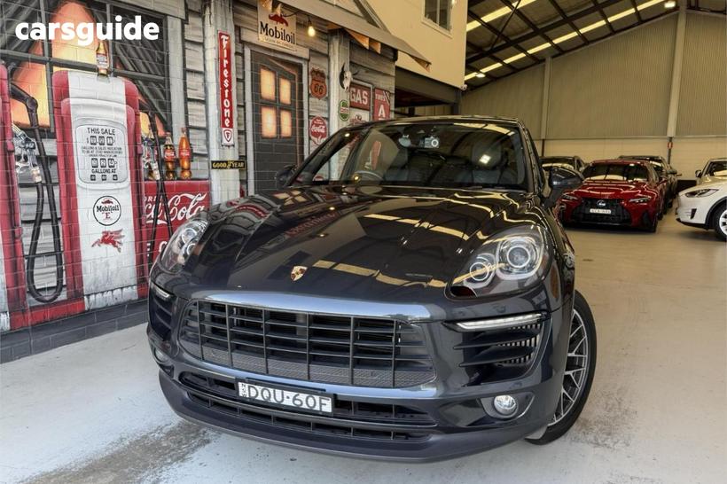 Grey 2017 Porsche Macan Wagon S
