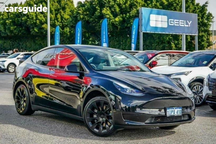Black 2023 Tesla Model Y Wagon Rear-Wheel Drive
