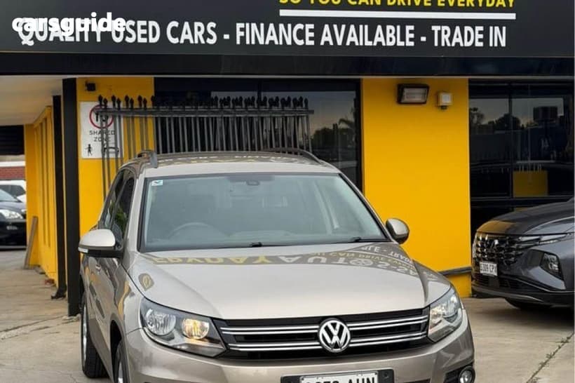 Beige 2013 Volkswagen Tiguan SUV 132 TSI PACIFIC 5NC MY13
