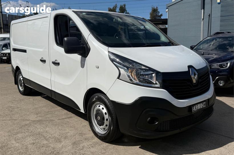 White 2018 Renault Trafic Van Lwb