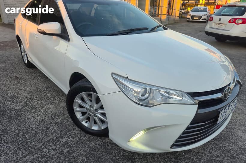 White 2016 Toyota Camry Sedan Altise