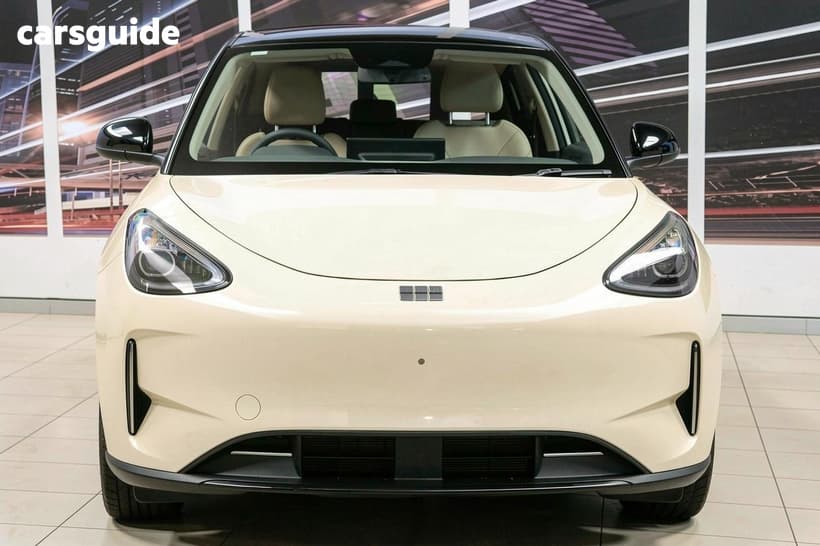 Beige 2026 Geely Ex2 Hatchback Inspire