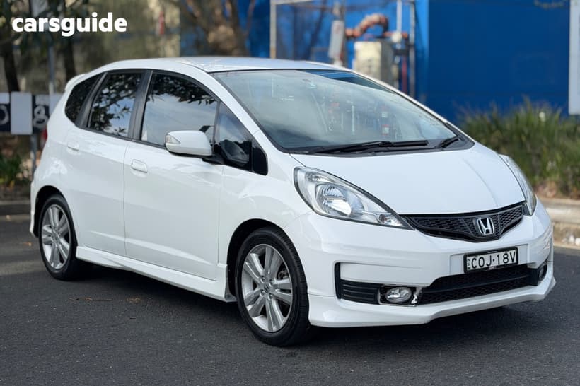 White 2013 Honda Jazz Hatchback Vibe-S