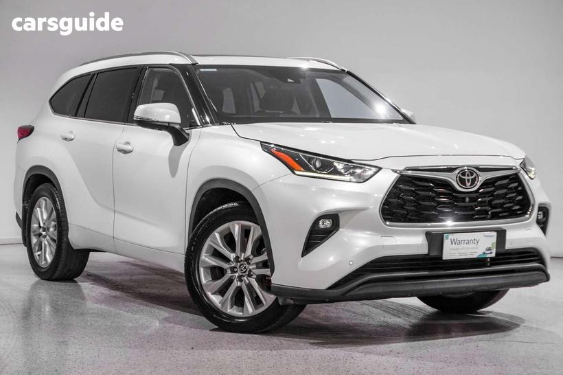 White 2022 Toyota Kluger Wagon Grande Awd