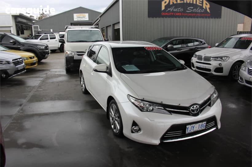 White 2013 Toyota Corolla Hatchback Levin Zr