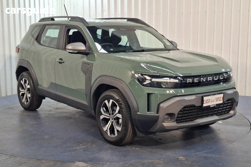Green 2025 Renault Duster Wagon Evolution (4X2)