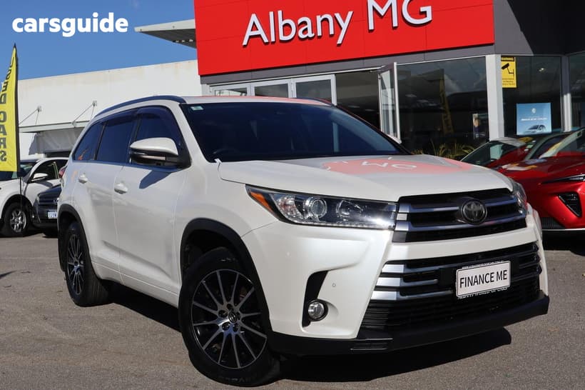 White 2017 Toyota Kluger Wagon Grande (4X4)