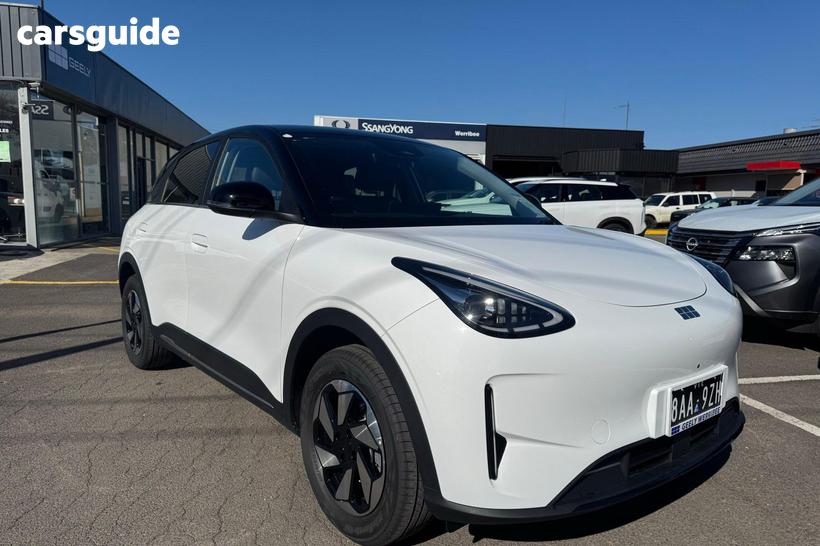 White 2026 Geely Ex2 Hatchback Inspire