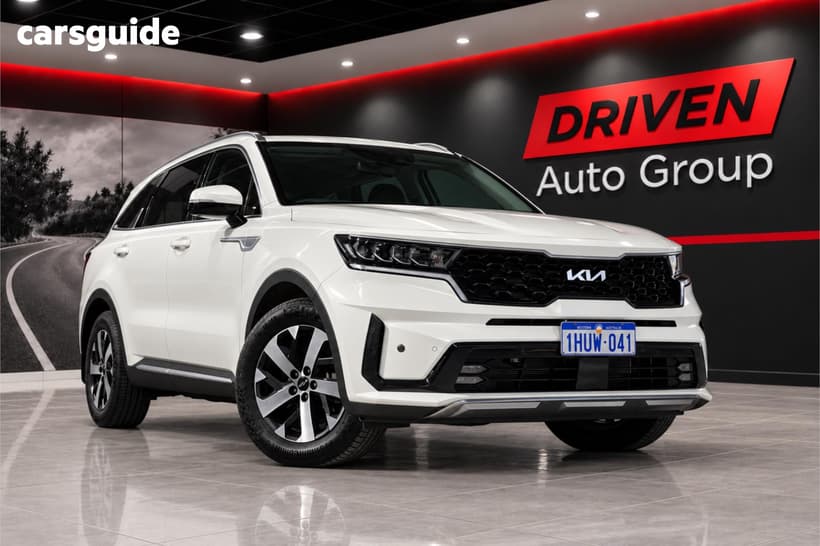 White 2022 Kia Sorento Wagon Sport 7 Seat