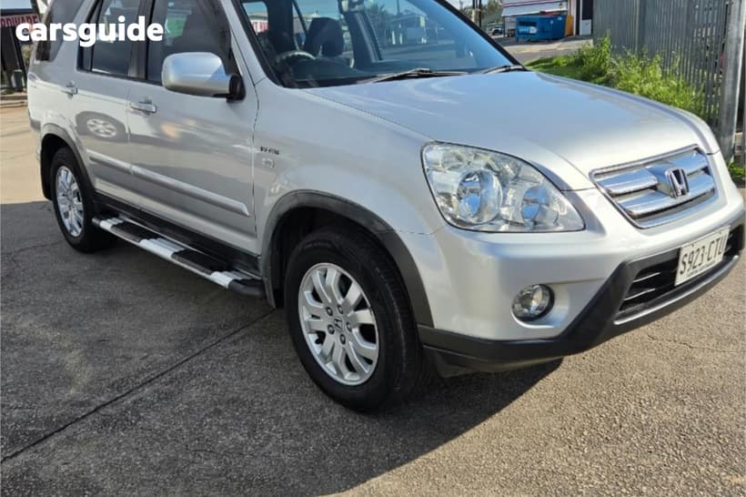Silver 2005 Honda CR-V Wagon (4X4) Sport