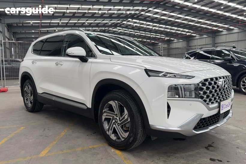 White 2023 Hyundai Santa FE Wagon Active Crdi (Awd)