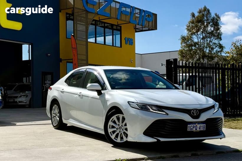 White 2018 Toyota Camry Sedan ASCENT