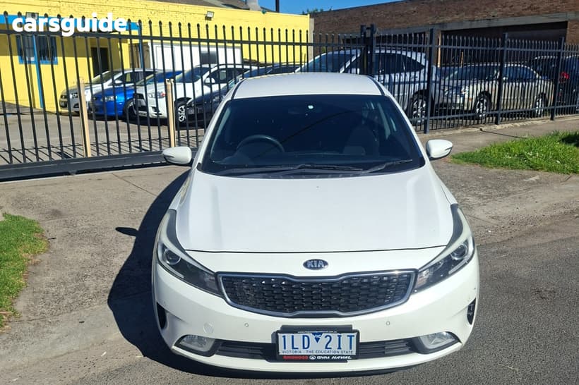 White 2016 Kia Cerato Hatchback S