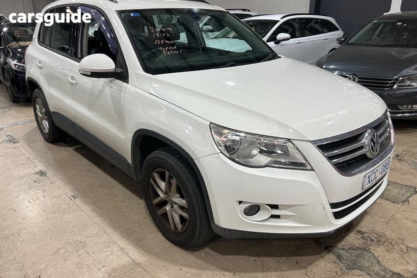 White 2009 Volkswagen Tiguan Wagon 125 Tsi