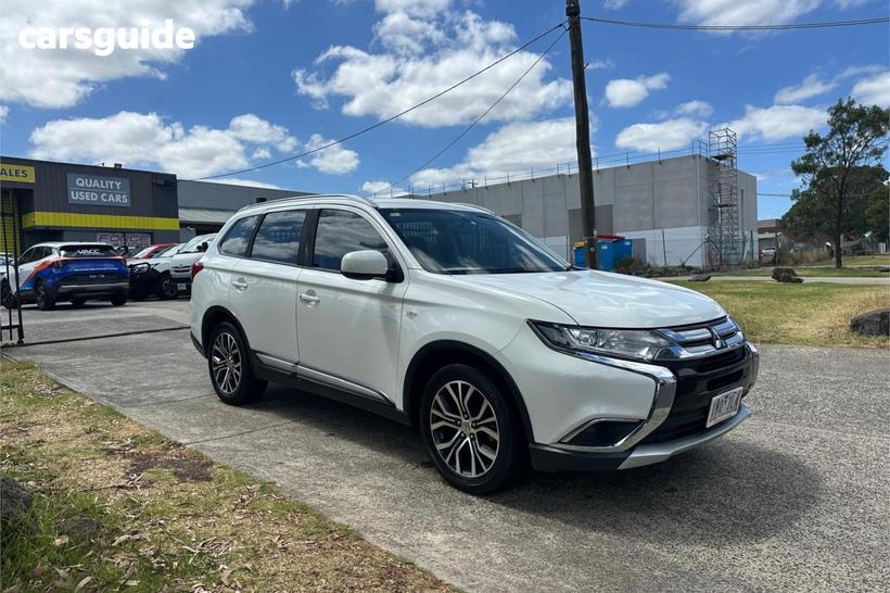 White 2018 Mitsubishi Outlander Wagon Es 7 Seat (2Wd)