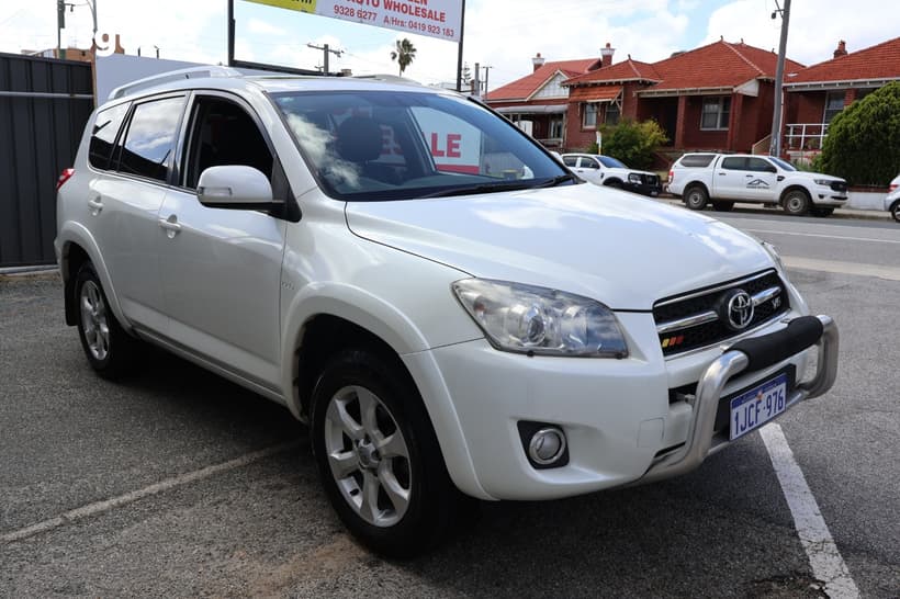 White 2009 Toyota RAV4 Wagon Zr6