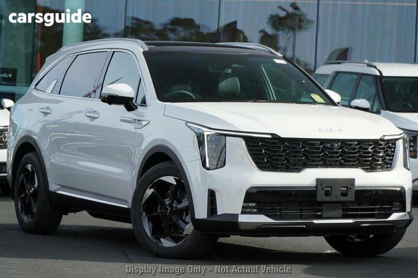 White 2025 Kia Sorento SUV