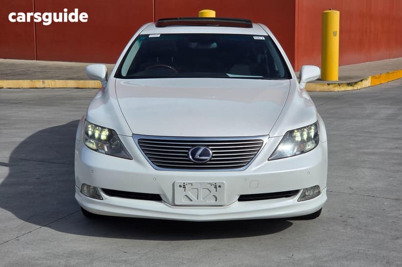 White 2007 Lexus LS Sedan HYBRID F-SPORT UVF45R